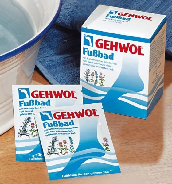 GEHWOL Fußbad mit balsamischen Kräuterölen belebendes Badekonzentrat,