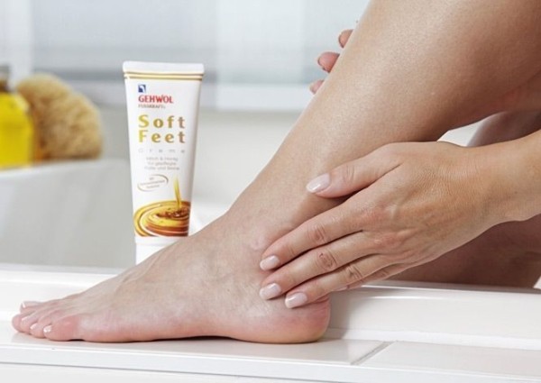 GEHWOL Fusskraft Soft Feet, Fußcreme mit Hyaluron, Urea